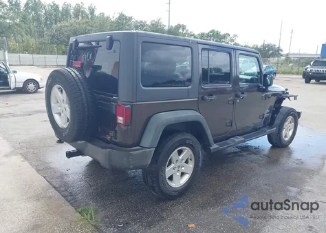 2013 Jeep Wrangler Unlimited Sport z USA, uszkodzony, nr VIN 1C4HJWDG8DL682012